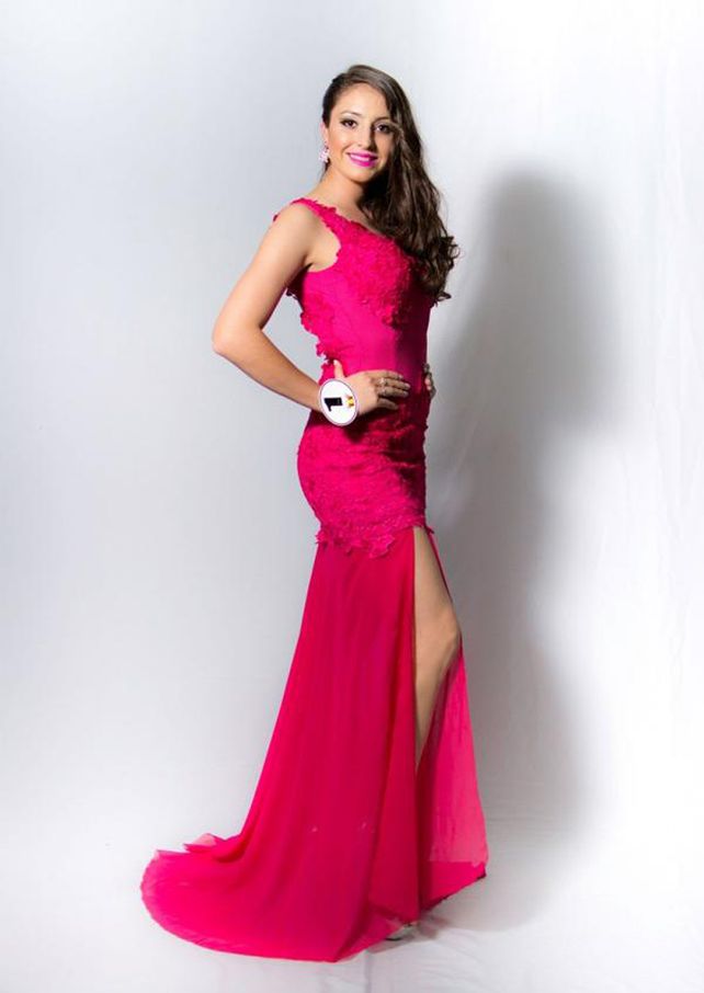 La gendarme que quiere ser Miss Mundo