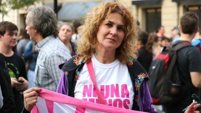 Amenazaron de muerte a una escritora feminista