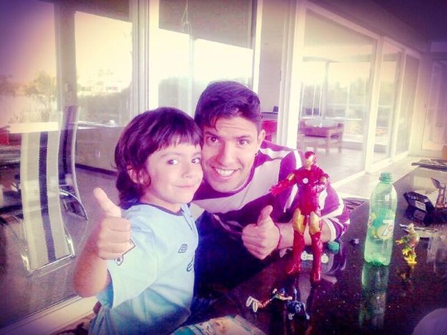 El Kun Agüero visitó a su hijo Benjamín