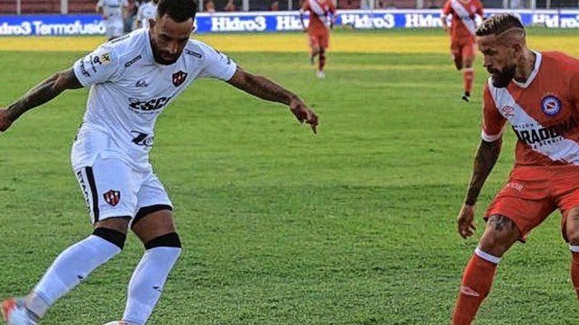 Argentinos Juniors y Patronato juegan en Junín por los 16vos de final de la Copa Argentina.