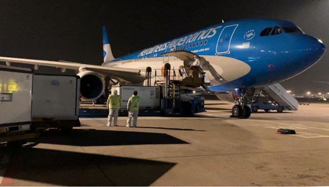 Llegó a Moscú el décimo vuelo de Aerolíneas Argentinas para traer más vacunas Sputnik V