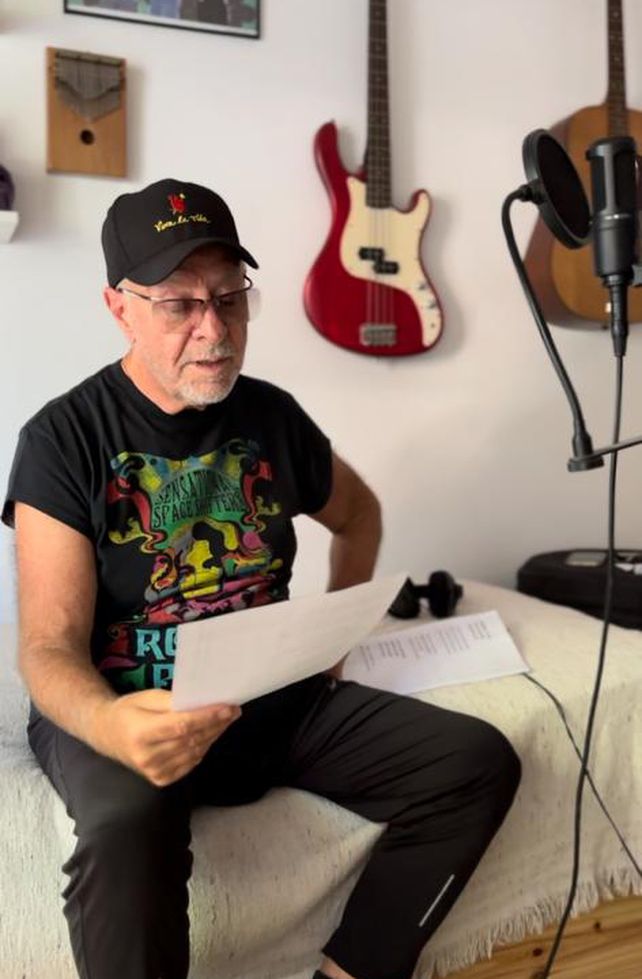 León se sumó al trabajo presentado el domingo en voz y armónica. El video está disponible en redes sociales.