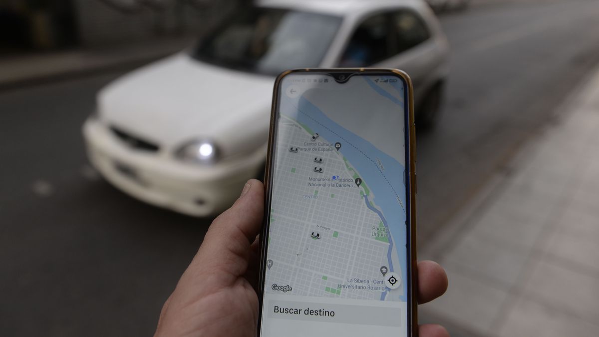 Uber no está habilitada pero ya tiene 8 mil choferes en Rosario