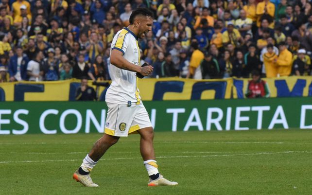 Montoya está contento en Central y quiere quedarse, sobre todo si Tevez sigue como técnico.