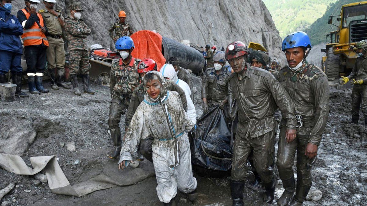 La tragedia de Nepal ya suma más de 1.450 muertos y unos 5.800 desaparecidos