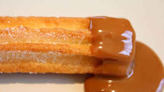 Te proponemos una receta ideal para días lluviosos: churros rellenos de dulce de leche