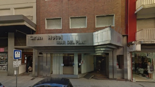 El hotel desde donde cayó la adolescente de 17 años