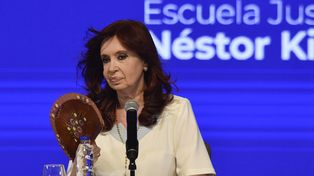 En el kirchnerismo duro afirman que las definiciones electorales están en manos de la vicepresidenta.
