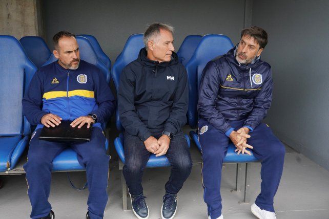 Ariel Holan tendrá que meditar con su cuerpo técnico que hará con estos dos futbolistas de Central.