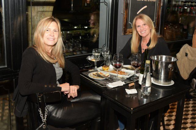 Gabriela Cáceres y Bibiana Oliveros.  