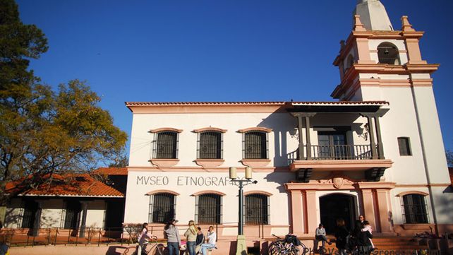 Robaron cinco reflectores del patio del Museo Etnográfico de Santa Fe