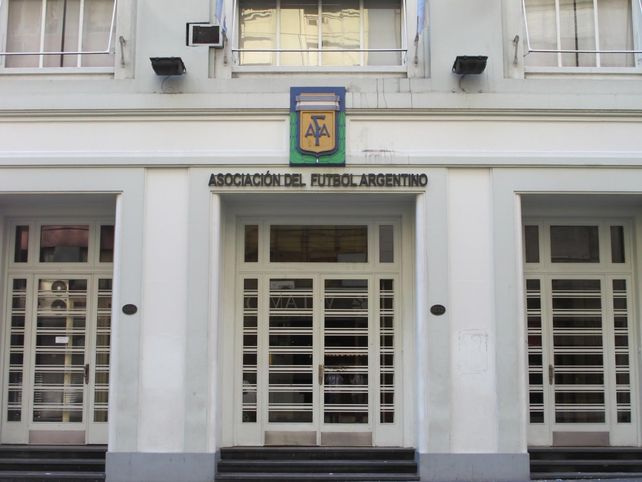 El Gobierno oficializó el desembolso de $300 millones a la AFA para el Fútbol para Todos