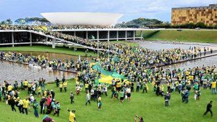 Bolsonaristas invadieron el Palacio presidencial
