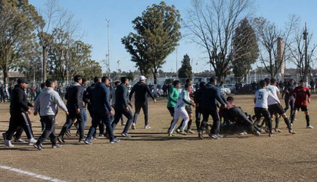 La Liga Rosarina advirtió que habrá severas sanciones.