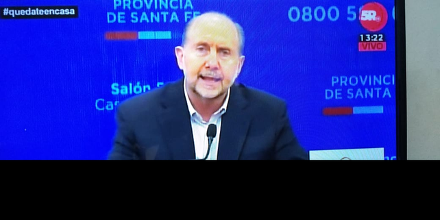 El gobernador de Santa Fe durante los anuncios de este mediodía desde la ciudad de Santa Fe