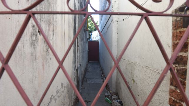 Santiago al 3500. La casa de barrio Cura donde la mujer permanecía sometida.