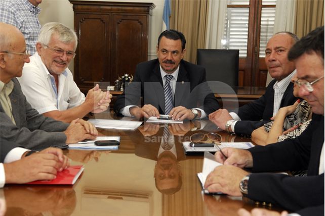 Tras una hora de reunión, los estatales presentaron sus propuestas