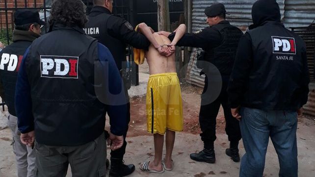 Cayó preso Babacho, violento delincuente santafesino con un arma de guerra cargada