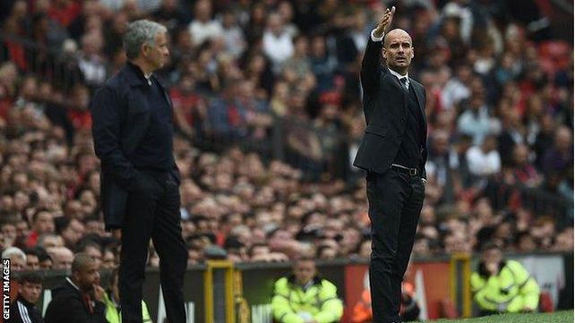Guardiola festejó ante Mourinho en el clásico de estilos opuestos