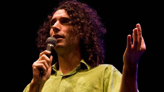 Visitantes. Los comediantes Agustina Aguilar (Bs. As.) y Camilo Orlando (Rosario).
