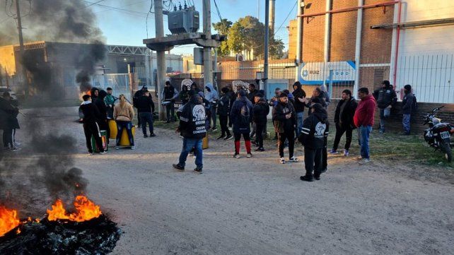 El cierre repentino de la fábrica de neumáticos IBF dejó 40 trabajadores despedidos. Denuncian falta de negociación