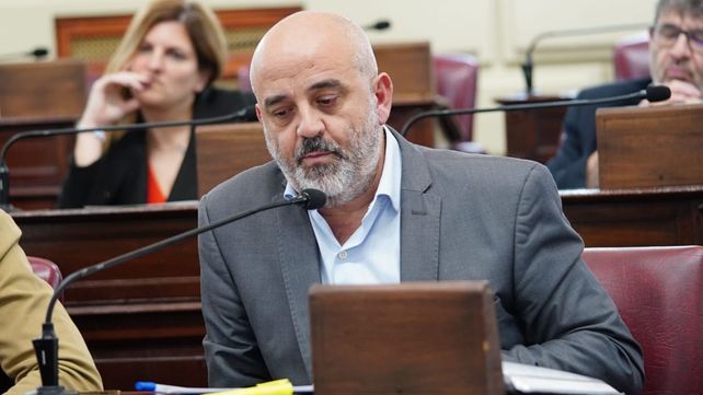 La Cámara de Diputados de la provincia decidió que la banca 50 le corresponde a Fabián Palo Oliver y no a Rubén Giustiniani