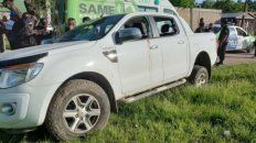 La camioneta que quisieron robarle a un jubilado en Florencio Varela. El hombre enfrentó a los ladrones y mató a dos. (Foto vía twitter @pampamonaco) La camioneta que quisieron robarle a un jubilado en Florencio Varela. El hombre enfrentó a los ladrones y mató a dos. (Foto vía twitter @pampamonaco)