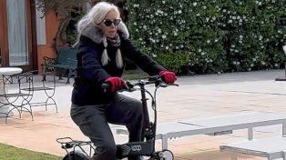 Susana Giménez estrenó una bicicleta en La Mary y mostró el paseo junto a sus perros