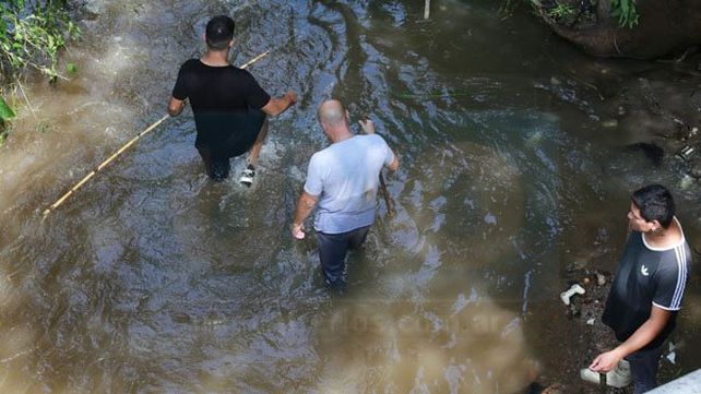 La policía suspendió la búsqueda de Fiorella en el arroyo Antoñico