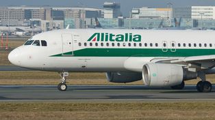 Alitalia no reprogramará sus vuelos desde Argentina y devolverá el importe en pesos