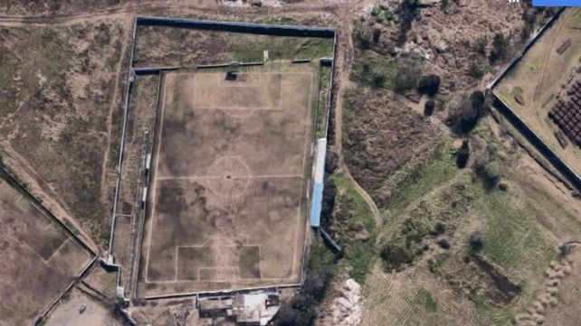 Después de 30 años, la AFA se dio cuenta y clausuró una cancha del ascenso por estar torcida