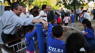 Para 1.400 vecinos de Varadero Sarsotti, el agua potable ya es una realidad