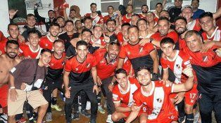 Deportivo Maipú superó a Brown (A) y quedó a un punto de Chacarita en la zona B de Primera Nacional.