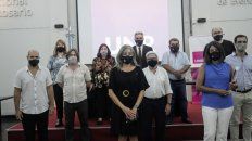 La presidenta del Conicet y el rector de la UNR junto a los responsables del Instituto de Procesos Biotecnológicos y Químicos, de Incubadora UNR y de las áreas de ciencia y técnica de la Universidad. La presidenta del Conicet y el rector de la UNR junto a los responsables del Instituto de Procesos Biotecnológicos y Químicos, de Incubadora UNR y de las áreas de ciencia y técnica de la Universidad.