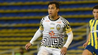 Covea jugó contra el canalla defendiendo a Táchira en la Copa Sudamericana.