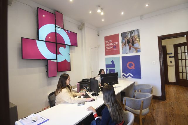 Otros segmentos donde la empresa es fuerte son en viajes a Disney para las quinceañeras y en recorridos educativos para escuelas primarias y secundarias.