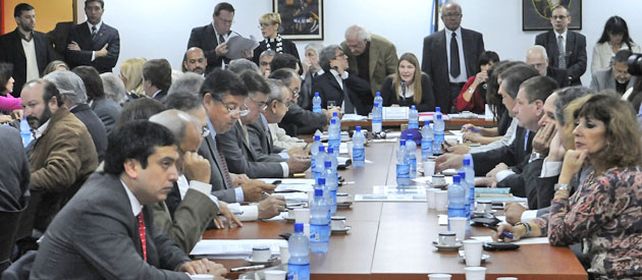 El proyecto para expropiar el 51% de las acciones de Repsol en YPF obtuvo la semana pasada dictamen del plenario de comisiones. La iniciativa será discutida desde hoy en el recinto.