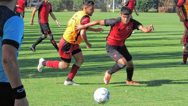 La Reserva de Newells superó 1-0 a Colón en el predio con gol de Fabricio Tirado.