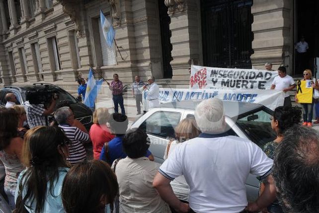 Vecinos de Colastiné Norte marcharon en pedido de más seguridad