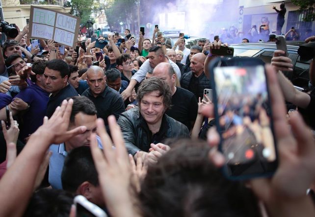 Javier Milei llegó a Rosario para cerrar la campaña. 