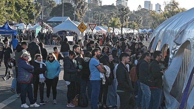 La Feria del Día de la Madre reunirá más de 200 puestos en la Costanera Baja de Paraná.