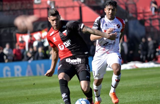 Colón podría transferir a Lucas Acevedo a Godoy Cruz
