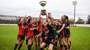 La foto de la victoria de Newells, con la Copa Vanina Correa en mano.