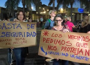 Vecinos le dan pelea a la inseguridad ganando las calles