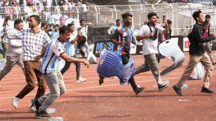 La visita de Messi a India terminó con destrozos, detenidos y denuncias.