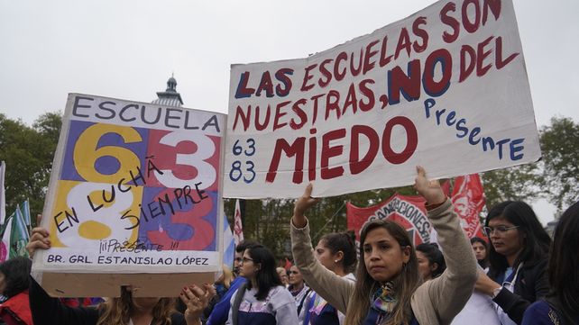En los últimos días no solo las escuelas fueron baleadas y recibieron amenazas