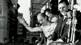 La vida de Evita en imágenes: de la niñez al mito
