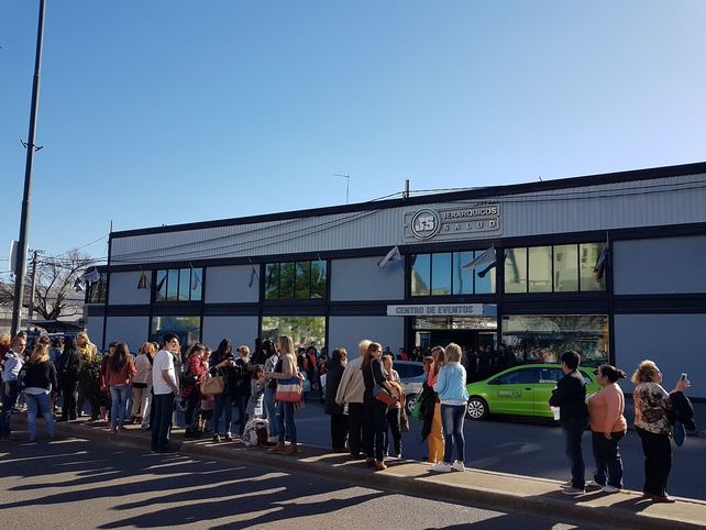 Evacuaron a 500 personas que participaban de un bingo solidario por una amenaza de bomba