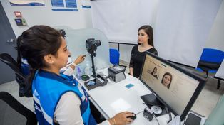 Expulsaron a una mujer peruana; sus hijos de 5 y 14 se quedaron en el país