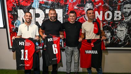Visitantes ilustres: Newells agasajó a Scaloni, Samuel y Maxi Rodríguez